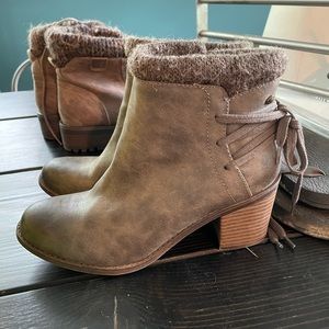 WOMENS BOOTIES